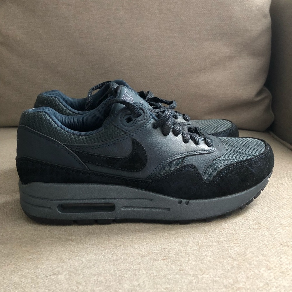 Navy Airmax 90’s